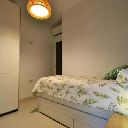 Σπίτι διακοπών New Luxury Detached With Pool At