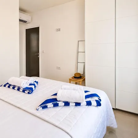 Campoamor House *